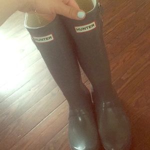 Mint condition Hunter Bluish Grey Rainboots Size 7